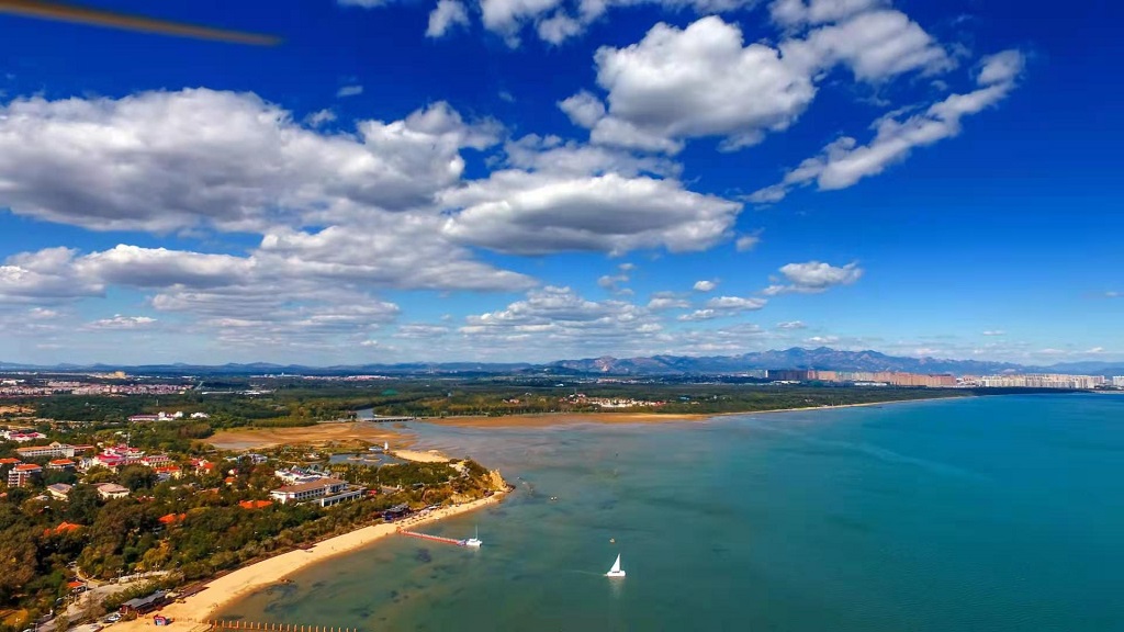 秦皇岛,海滨明珠的活力海岸线